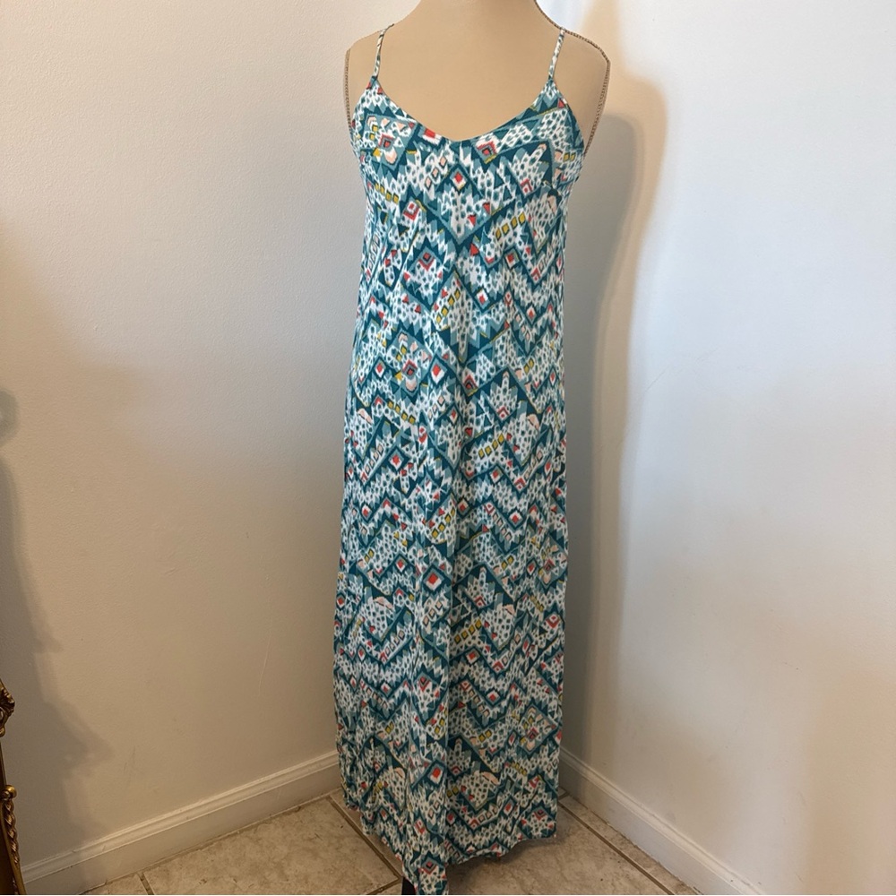 Old Navy Blue and White Geometric Maxi Dress (set 2)